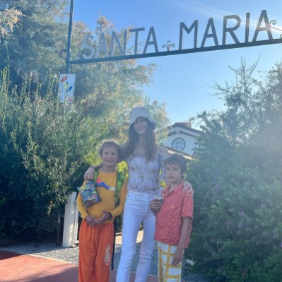 Charlie Ocean Goldblum with his mother, Emilia Lovingston, and  brother,  River Joe Goldblum.